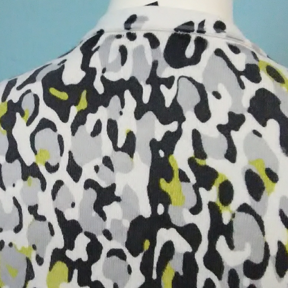 SALE New York & Company Cardigan. Size S - Picture 5 of 6